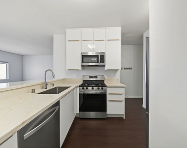 1515 Amherst Avenue - Photo Thumbnail 16