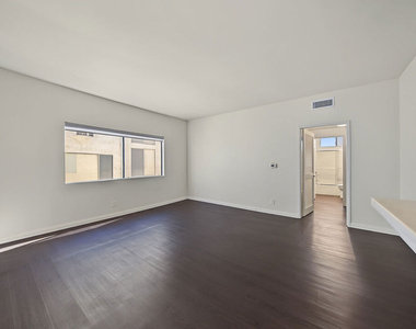 1515 Amherst Avenue - Photo Thumbnail 1