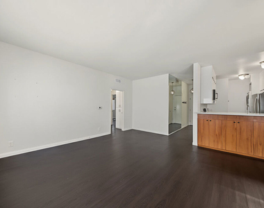 1515 Amherst Avenue - Photo Thumbnail 13