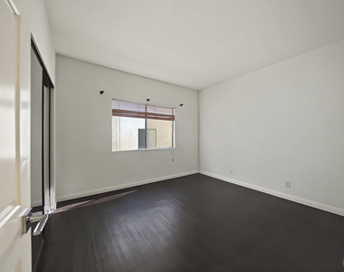 1515 Amherst Avenue - Photo Thumbnail 19