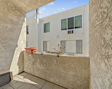 1515 Amherst Avenue - Photo Thumbnail 10