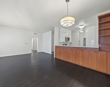 1515 Amherst Avenue - Photo Thumbnail 6