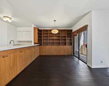1515 Amherst Avenue - Photo Thumbnail 9