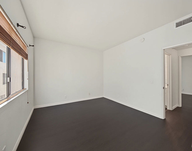 1515 Amherst Avenue - Photo Thumbnail 21