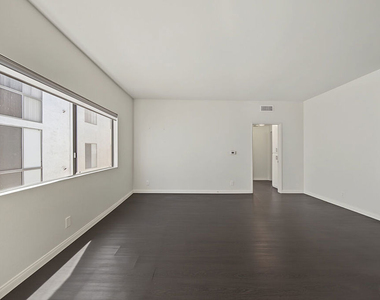 1515 Amherst Avenue - Photo Thumbnail 2