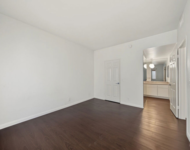 1515 Amherst Avenue - Photo Thumbnail 26