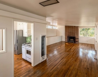 2409 Panorama Terrace - Photo Thumbnail 8