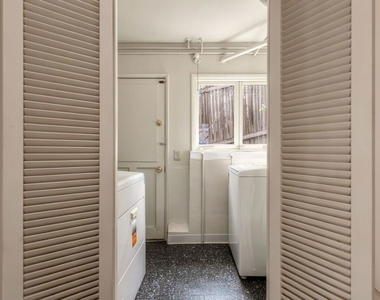 2409 Panorama Terrace - Photo Thumbnail 17