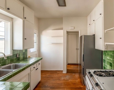 2409 Panorama Terrace - Photo Thumbnail 10