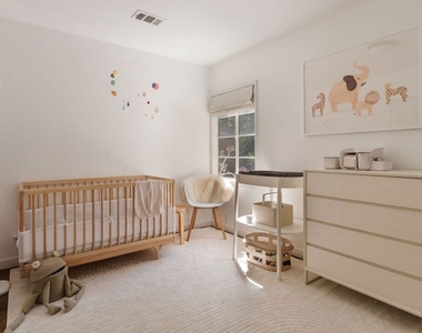 1803 N Stanley Avenue - Photo Thumbnail 20