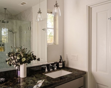 1803 N Stanley Avenue - Photo Thumbnail 14