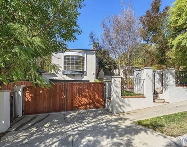 1803 N Stanley Avenue - Photo Thumbnail 27