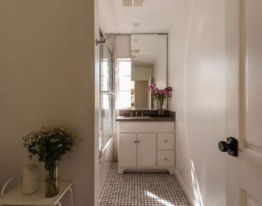 1803 N Stanley Avenue - Photo Thumbnail 18