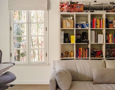 1803 N Stanley Avenue - Photo Thumbnail 21