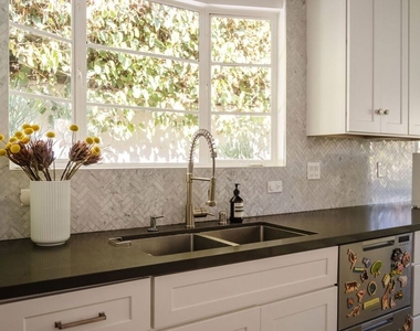 1803 N Stanley Avenue - Photo Thumbnail 6