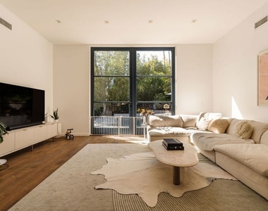 1803 N Stanley Avenue - Photo Thumbnail 3