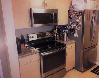 425 W Beech St - Photo Thumbnail 1