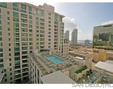 425 W Beech St - Photo Thumbnail 7