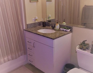 425 W Beech St - Photo Thumbnail 5
