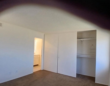 9916 Scripps Westview Way - Photo Thumbnail 11