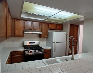 9916 Scripps Westview Way - Photo Thumbnail 4