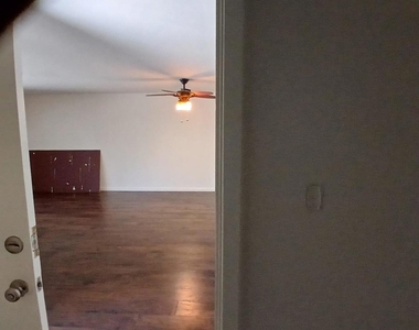 9916 Scripps Westview Way - Photo Thumbnail 8
