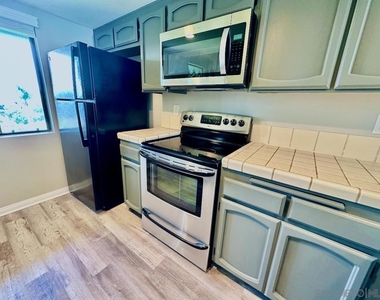 821 America Way - Photo Thumbnail 14