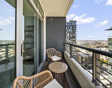 425 W Beech Street - Photo Thumbnail 17