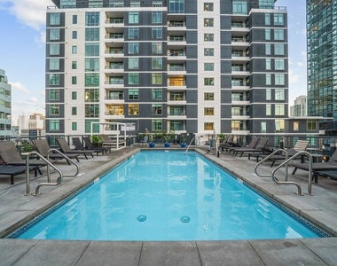 425 W Beech Street - Photo Thumbnail 33
