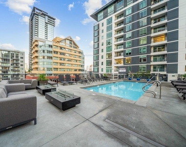 425 W Beech Street - Photo Thumbnail 32