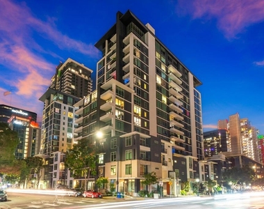 425 W Beech Street - Photo Thumbnail 31