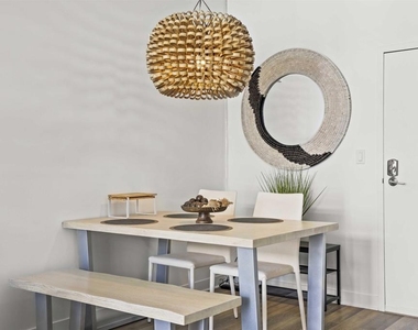 425 W Beech Street - Photo Thumbnail 9