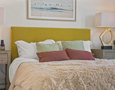 425 W Beech Street - Photo Thumbnail 27