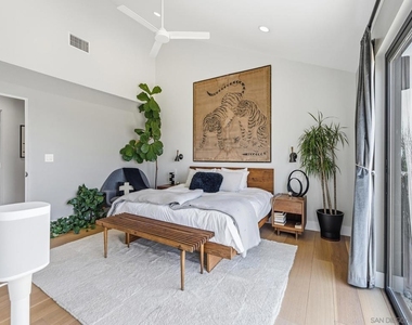 948 Santa Estella - Photo Thumbnail 19