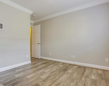 506 Canyon - Photo Thumbnail 14