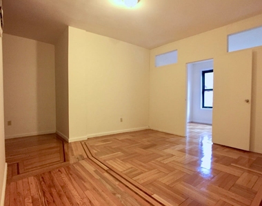 30 Dongan Place - Photo Thumbnail 1