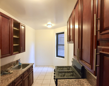 30 Dongan Place - Photo Thumbnail 4