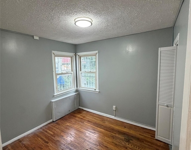 147-30 Huxley Street - Photo Thumbnail 7