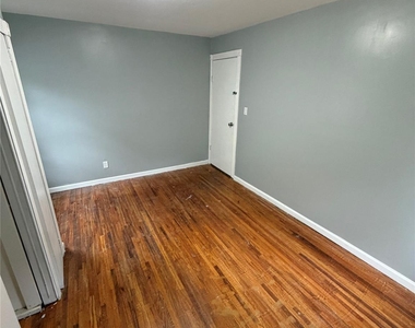 147-30 Huxley Street - Photo Thumbnail 6