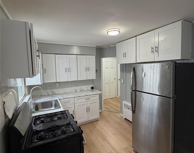 147-30 Huxley Street - Photo Thumbnail 2