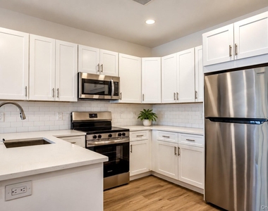 249 Drexel Avenue - Photo Thumbnail 6