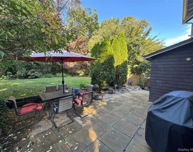 7 Warner Avenue - Photo Thumbnail 9
