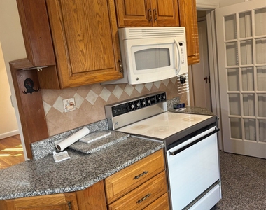 102 Hillside Park Drive - Photo Thumbnail 12
