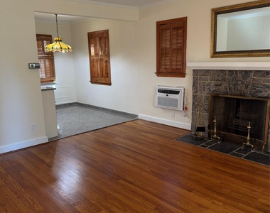 102 Hillside Park Drive - Photo Thumbnail 3