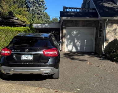 102 Hillside Park Drive - Photo Thumbnail 2