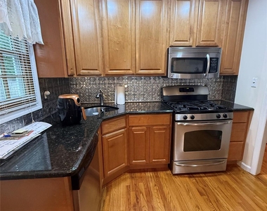 13 Gerald Avenue - Photo Thumbnail 3