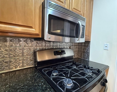 13 Gerald Avenue - Photo Thumbnail 4