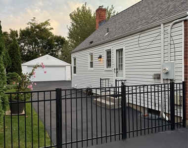 13 Gerald Avenue - Photo Thumbnail 24