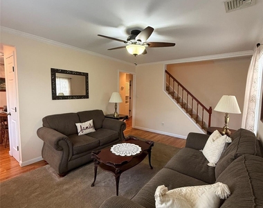 13 Gerald Avenue - Photo Thumbnail 1