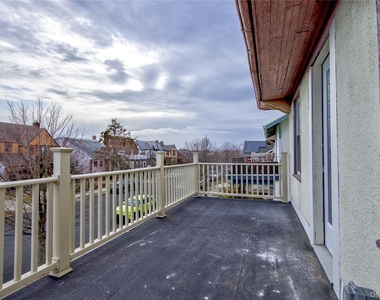 439 W Walnut Street - Photo Thumbnail 19